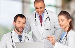 新生儿吃鱼肝油还要补钙吗？答案竟取决于这两点