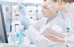 宝宝一坐车就恶心哭闹？这3个预防细节竟是关键